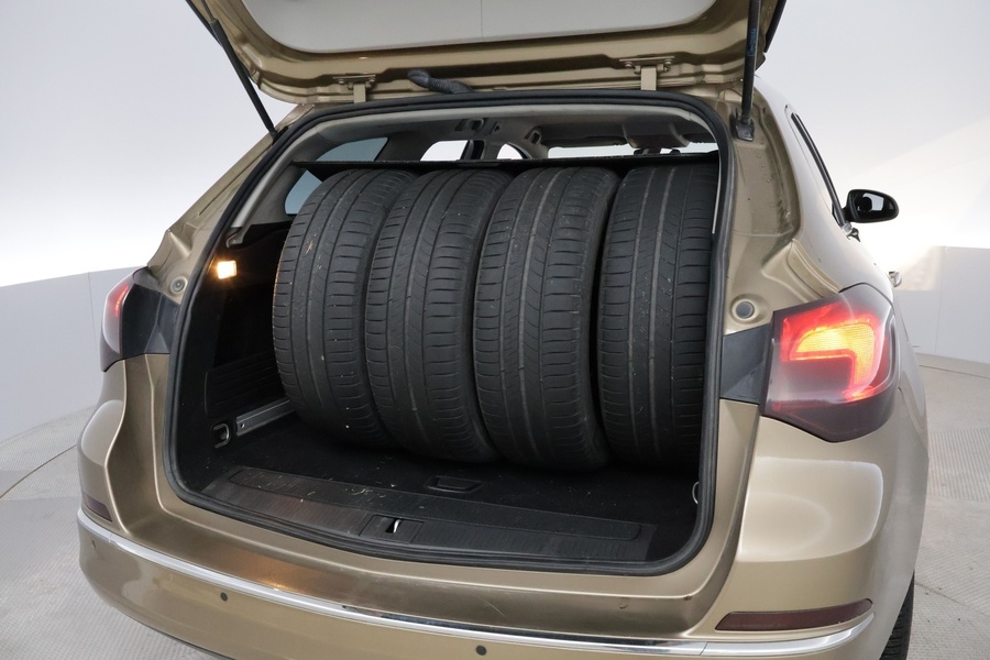 Opel Astra vaihtoauto