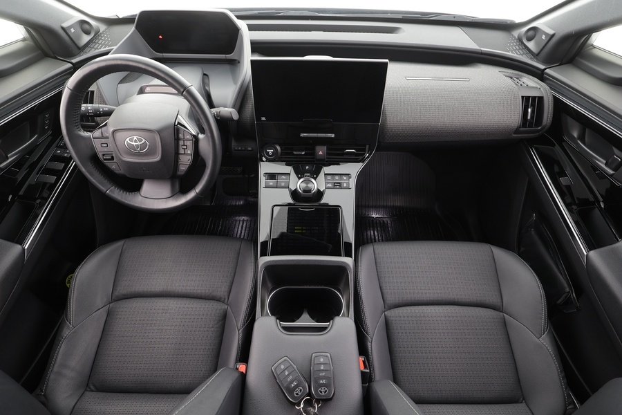 Toyota bZ4X vaihtoauto