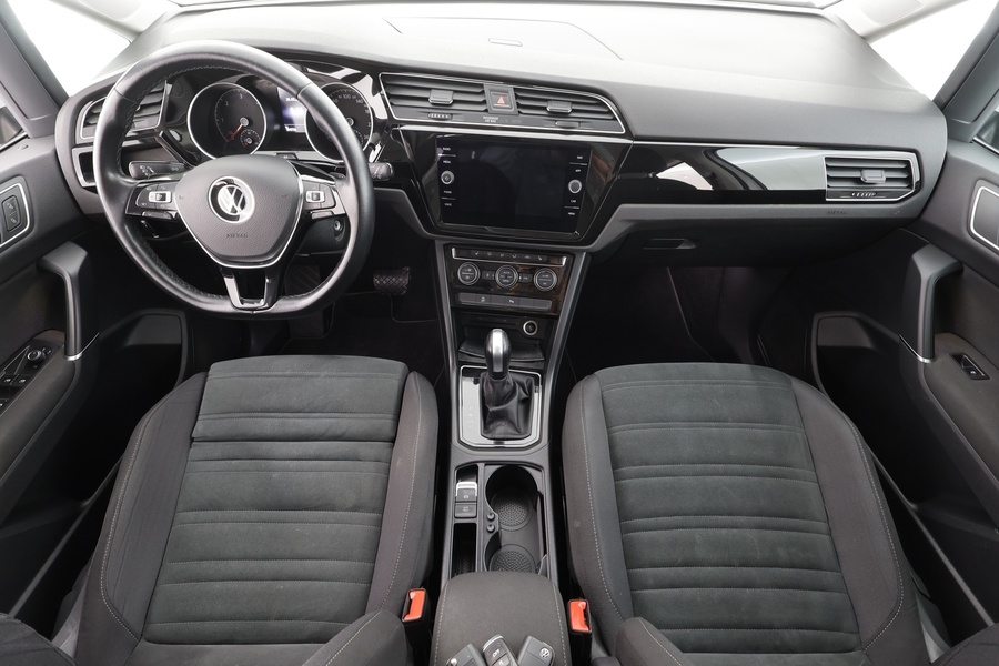 Volkswagen Touran vaihtoauto