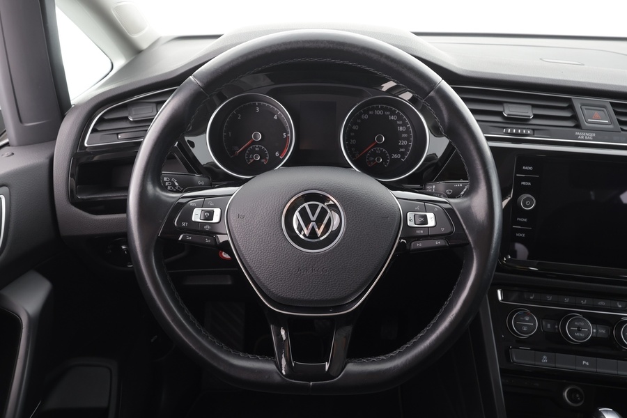 Volkswagen Touran vaihtoauto