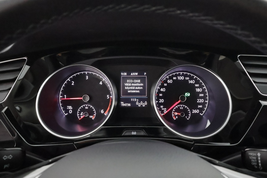 Volkswagen Touran vaihtoauto