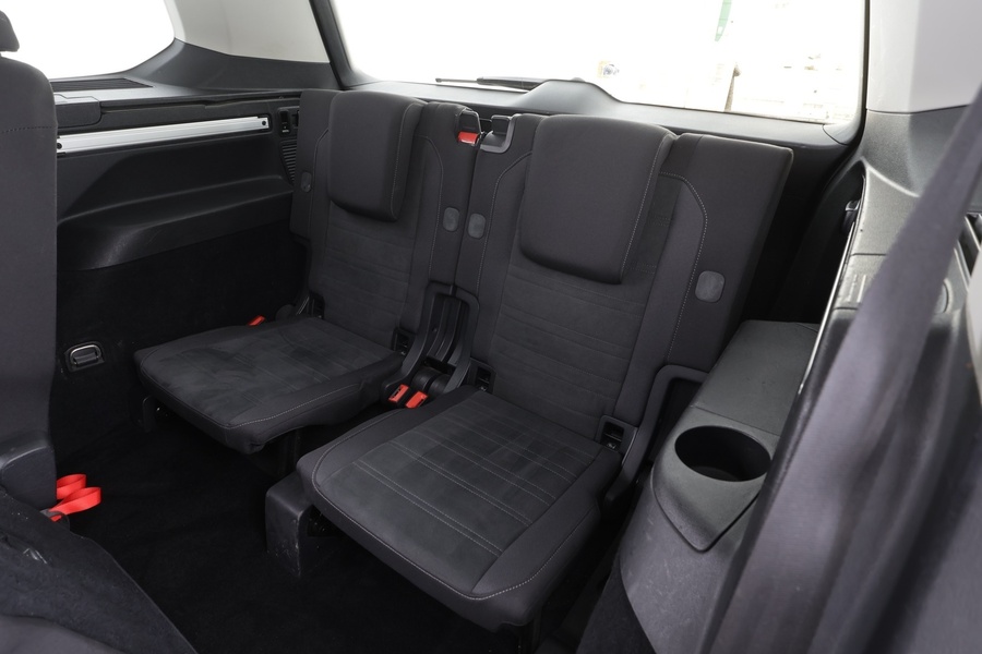 Volkswagen Touran vaihtoauto