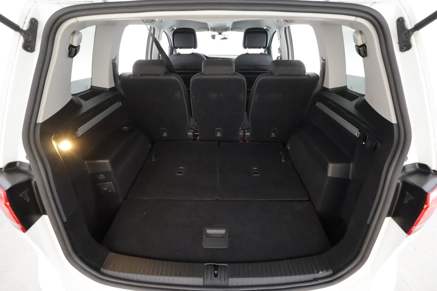 Volkswagen Touran vaihtoauto