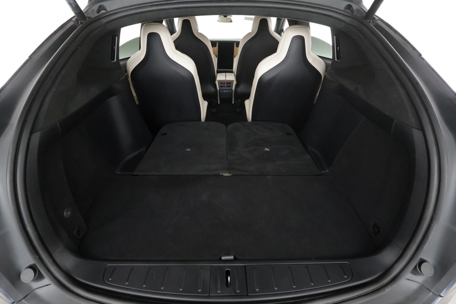 Tesla Model X vaihtoauto