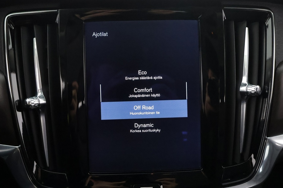 Volvo V90 Cross Country vaihtoauto