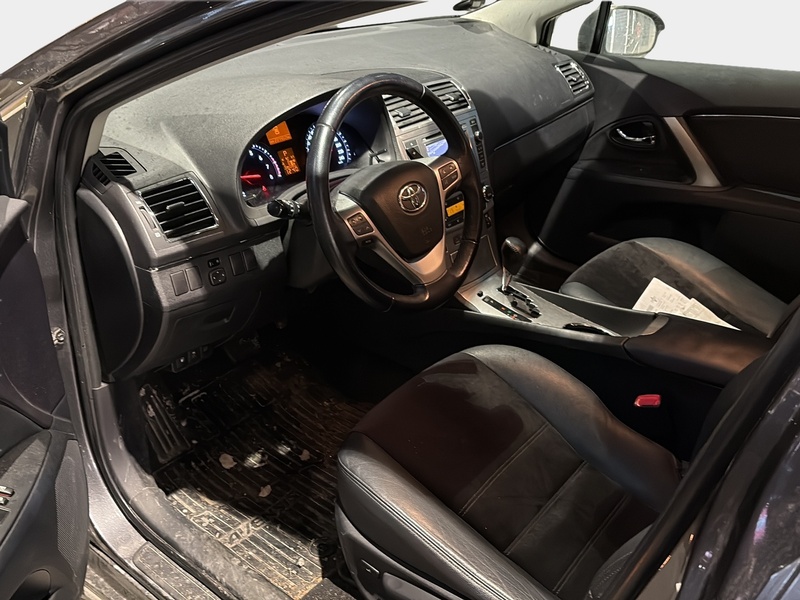 Toyota Avensis vaihtoauto