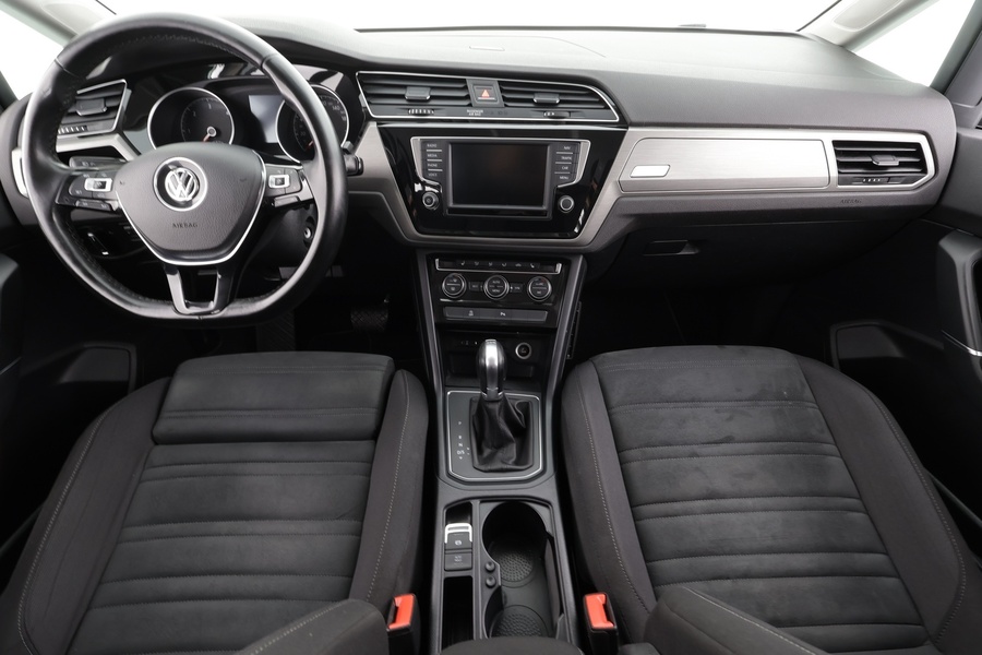 Volkswagen Touran vaihtoauto