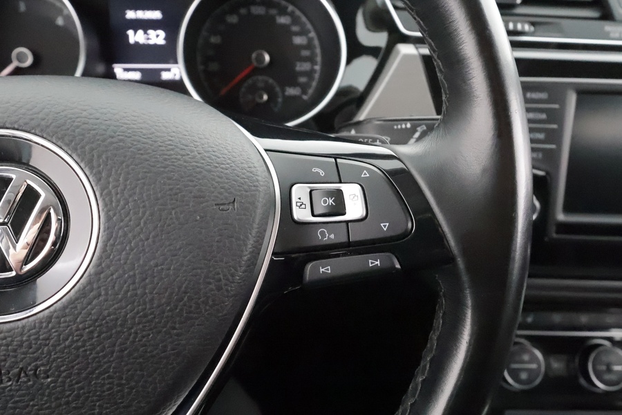 Volkswagen Touran vaihtoauto