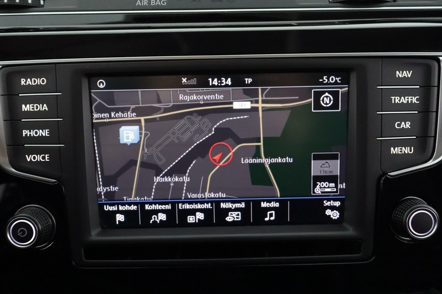 Volkswagen Touran vaihtoauto