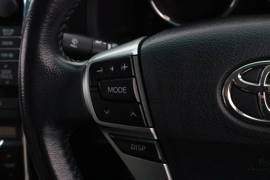 Toyota Mark X vaihtoauto