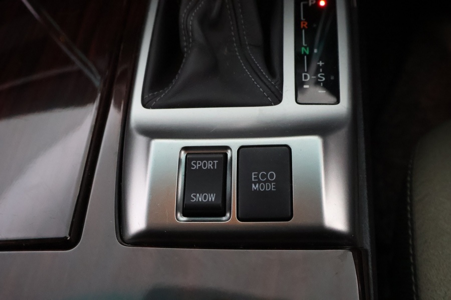 Toyota Mark X vaihtoauto