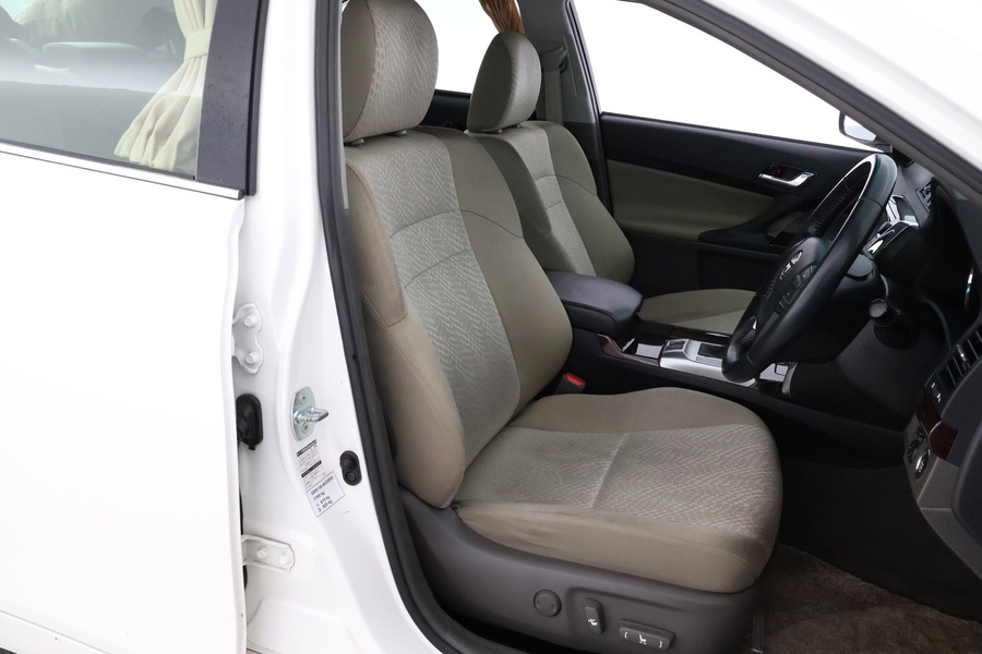 Toyota Mark X vaihtoauto