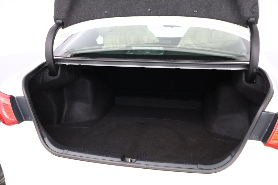 Toyota Mark X vaihtoauto