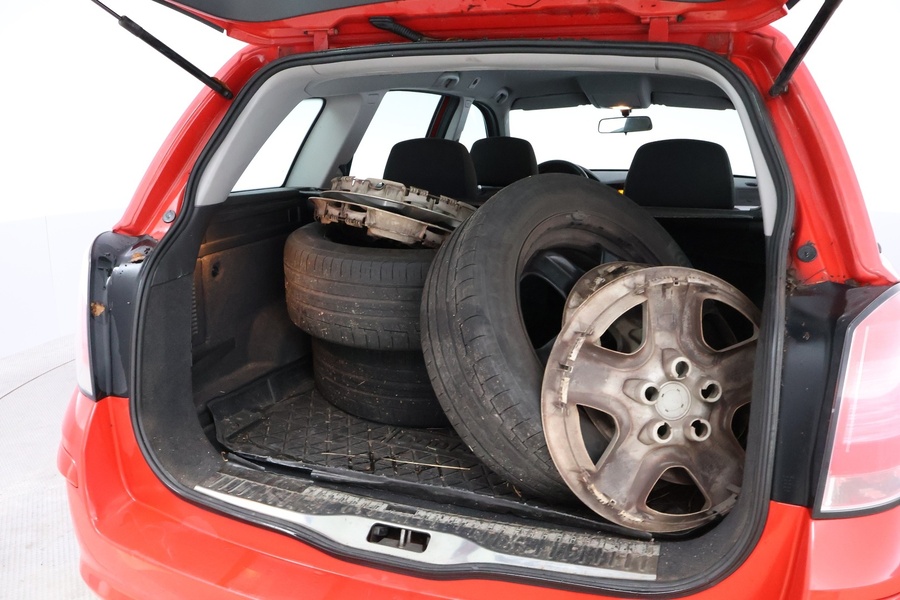 Opel Astra vaihtoauto