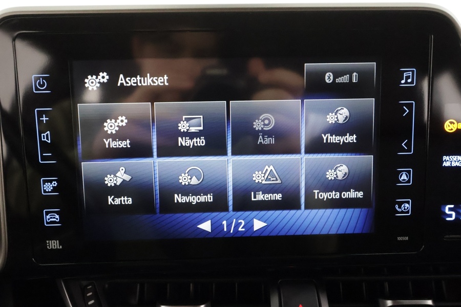 Toyota C-HR vaihtoauto