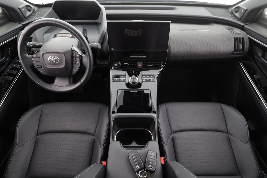 Toyota bZ4X vaihtoauto