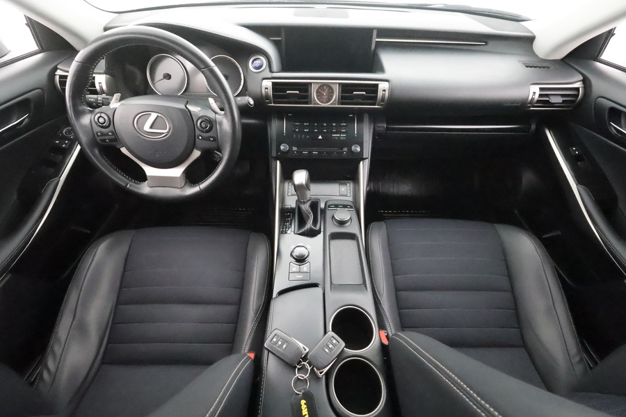 Lexus IS vaihtoauto