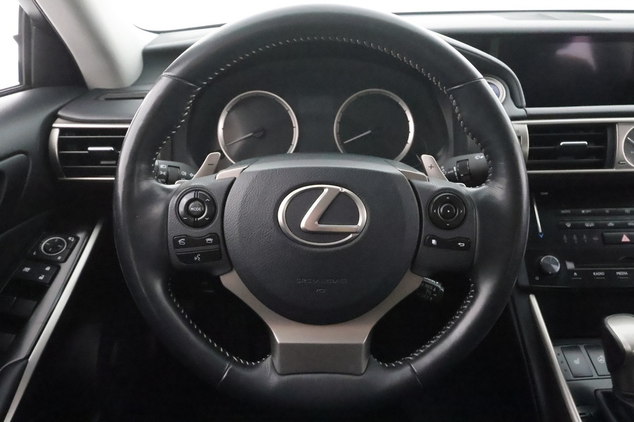 Lexus IS vaihtoauto