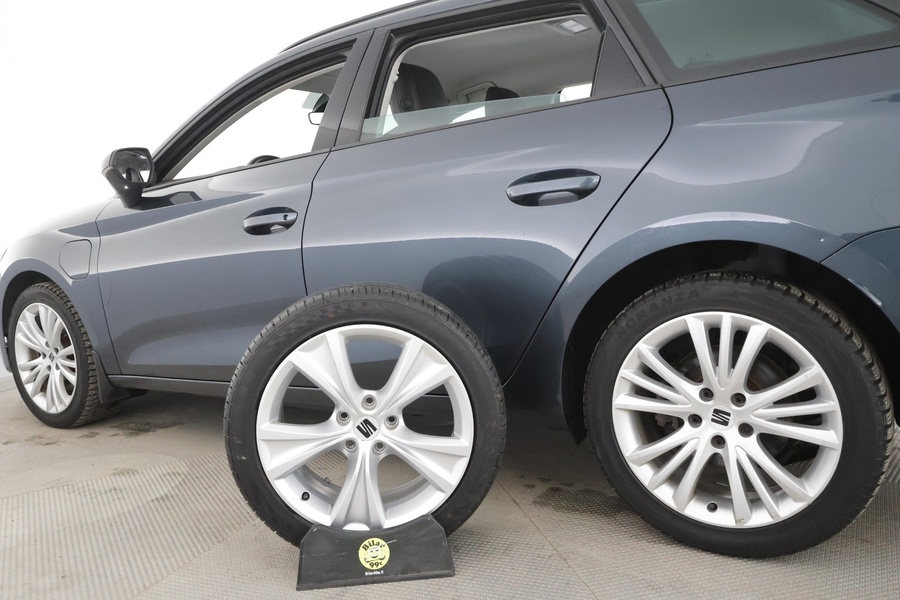 SEAT Leon Sportstourer vaihtoauto