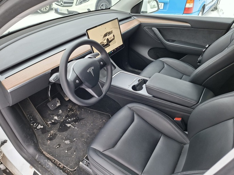 Tesla Model Y vaihtoauto