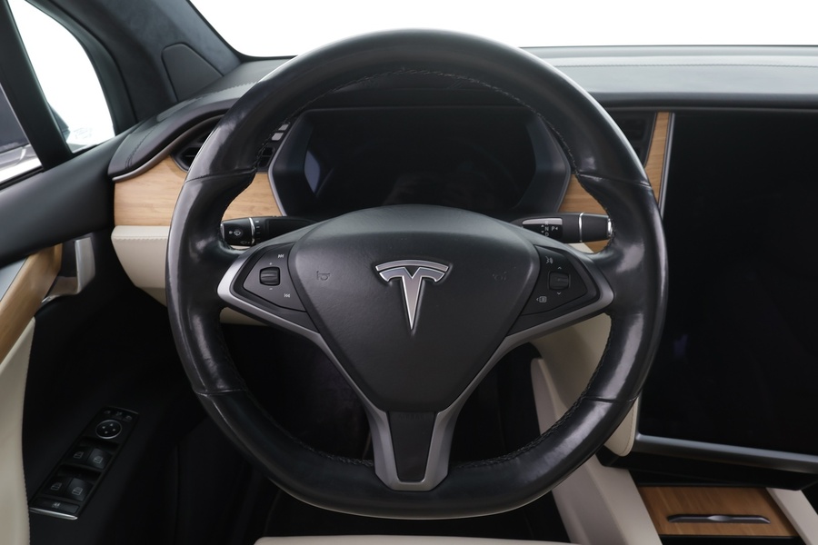 Tesla Model X vaihtoauto