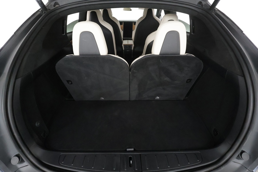 Tesla Model X vaihtoauto