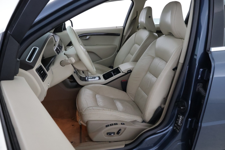 Volvo V70 vaihtoauto