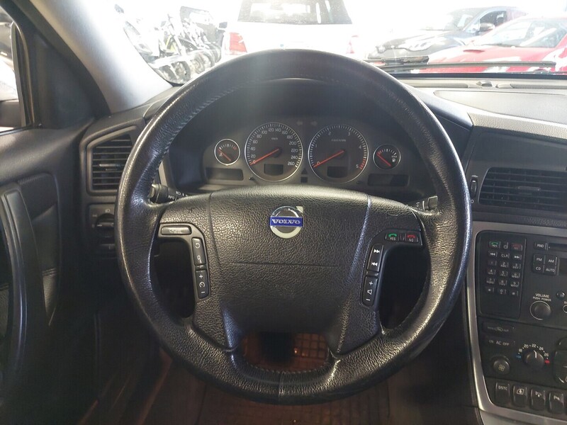 Volvo V70 vaihtoauto