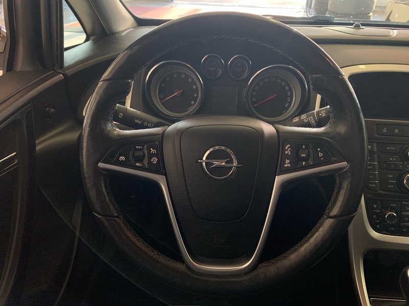 Opel Astra vaihtoauto