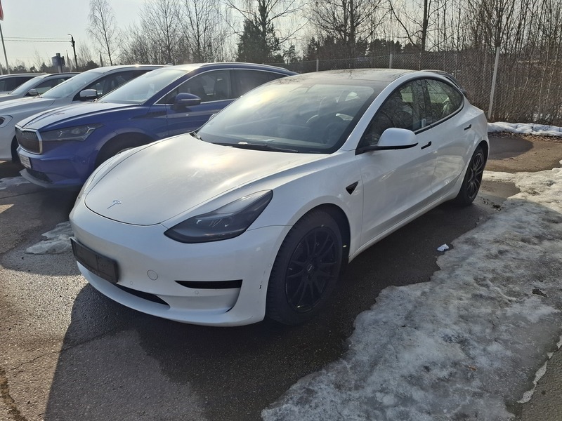 Tesla Model 3 vaihtoauto