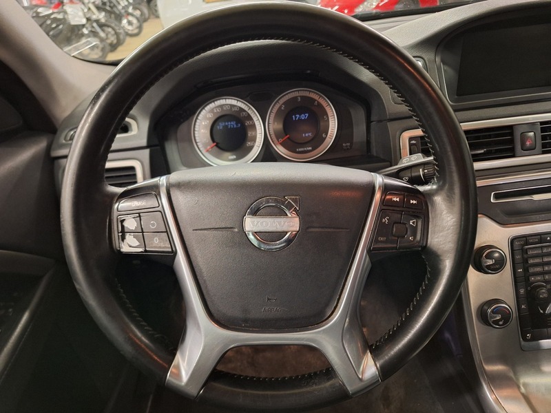 Volvo V70 vaihtoauto