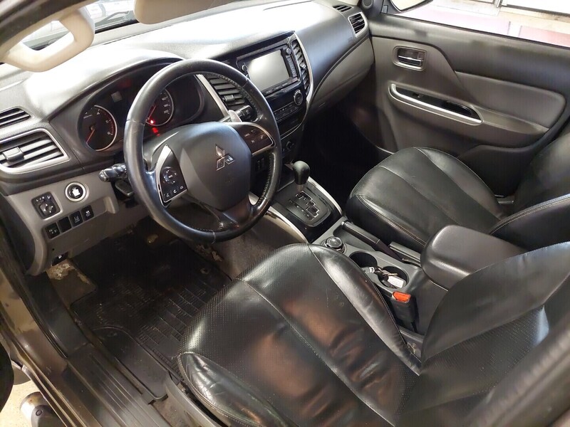 Mitsubishi L200 vaihtoauto