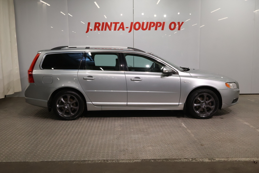 Volvo V70 vaihtoauto