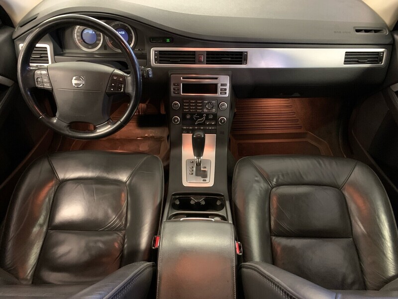 Volvo V70 vaihtoauto