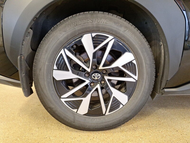 Toyota bZ4X vaihtoauto