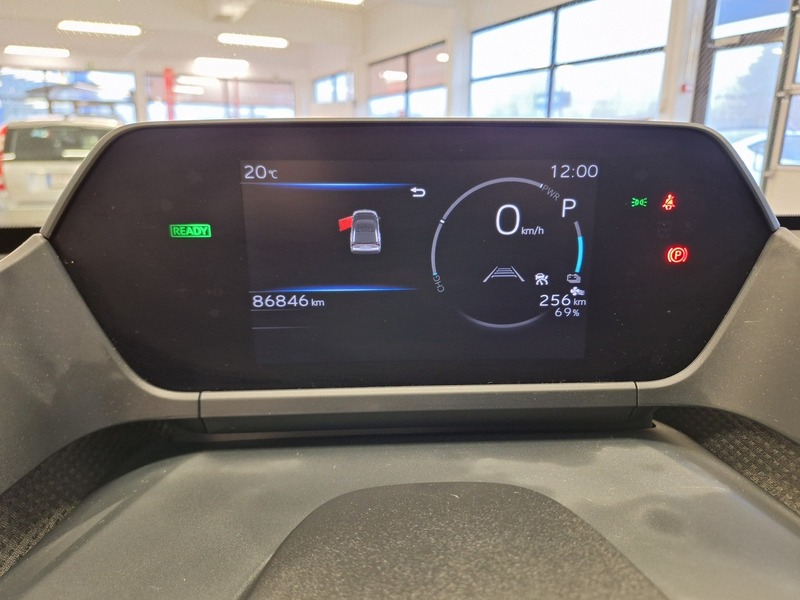 Toyota bZ4X vaihtoauto