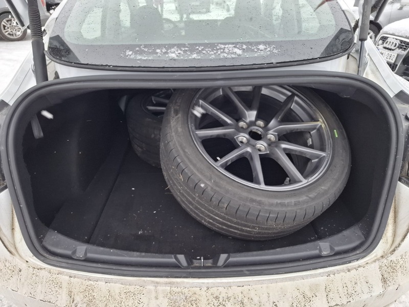 Tesla Model 3 vaihtoauto