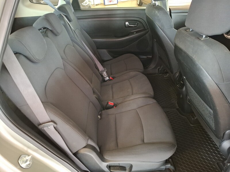 Kia Carens vaihtoauto