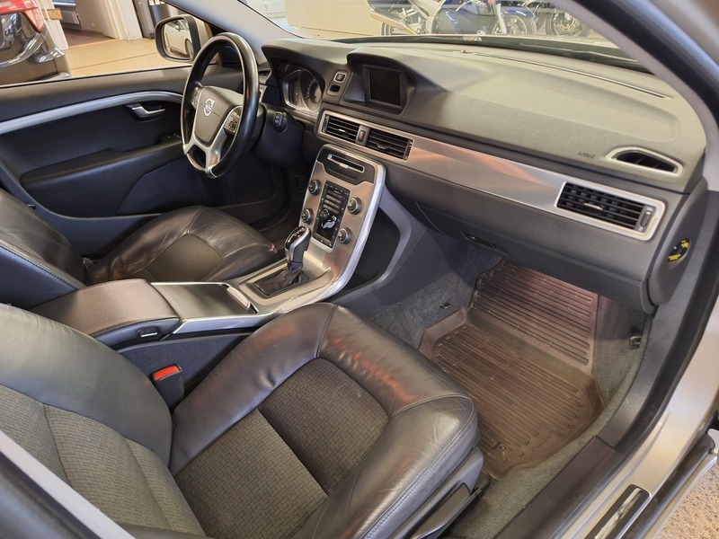 Volvo V70 vaihtoauto