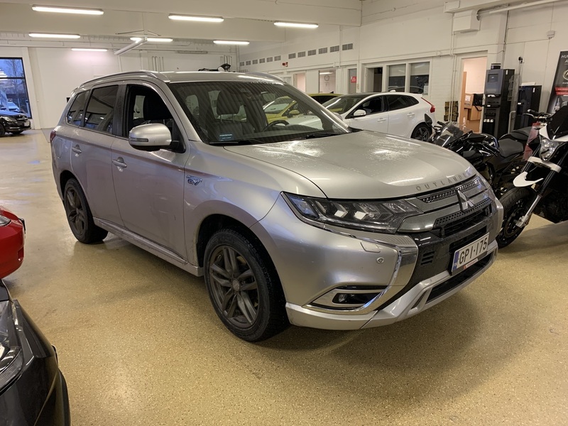 Mitsubishi Outlander PHEV vaihtoauto