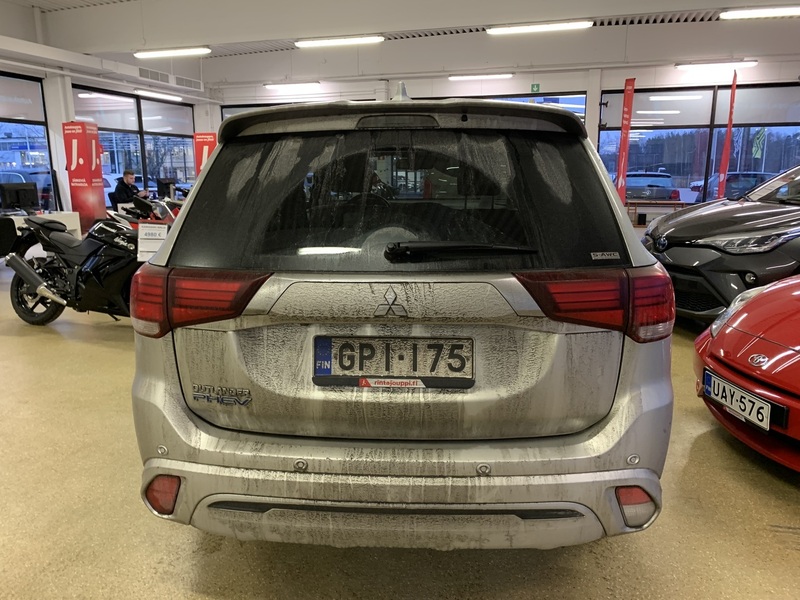 Mitsubishi Outlander PHEV vaihtoauto