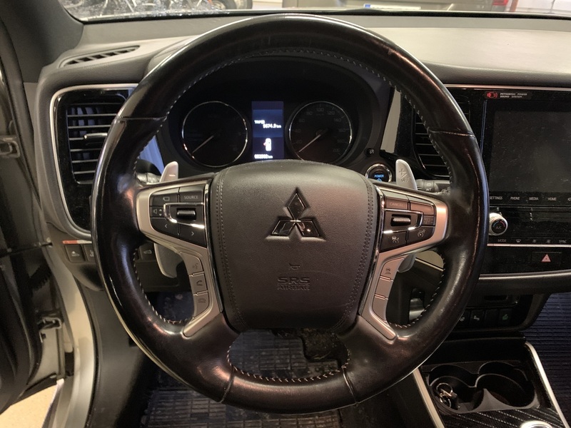 Mitsubishi Outlander PHEV vaihtoauto