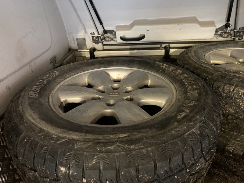 Toyota Hilux vaihtoauto