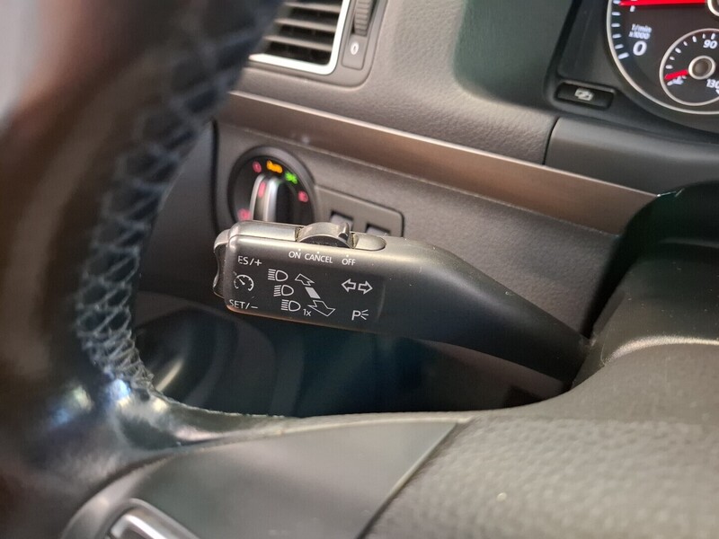 Volkswagen Touran vaihtoauto