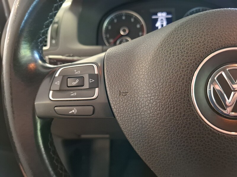 Volkswagen Touran vaihtoauto