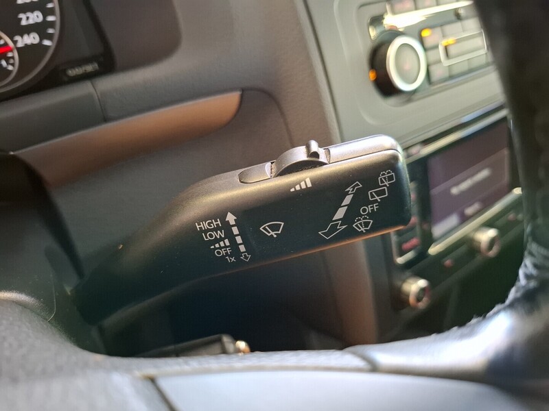 Volkswagen Touran vaihtoauto