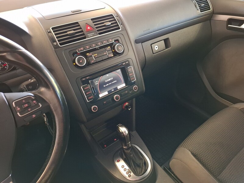 Volkswagen Touran vaihtoauto