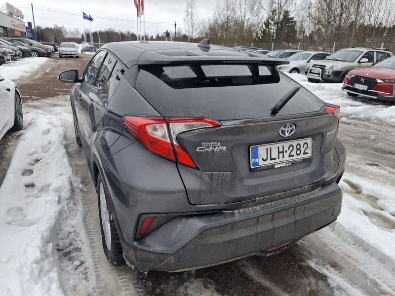 Toyota C-HR vaihtoauto