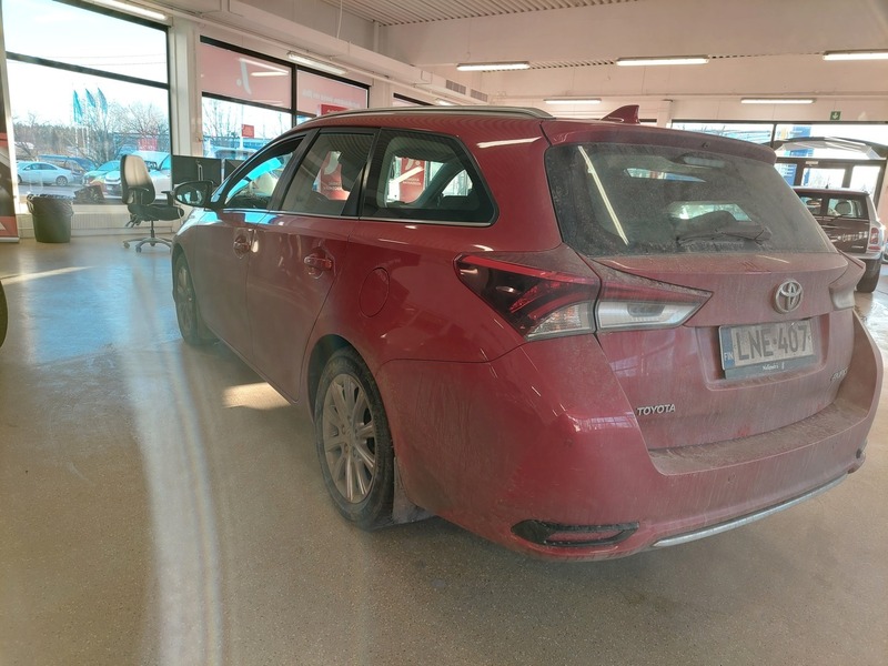Toyota Auris vaihtoauto