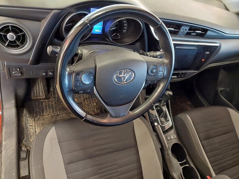 Toyota Auris vaihtoauto